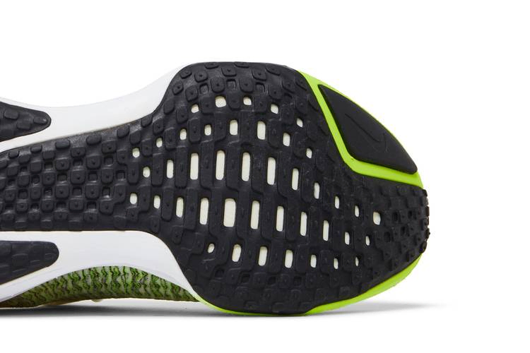 Кроссовки Nike ZoomX Invincible Run Flyknit 3 'White Volt Hyper Pink'