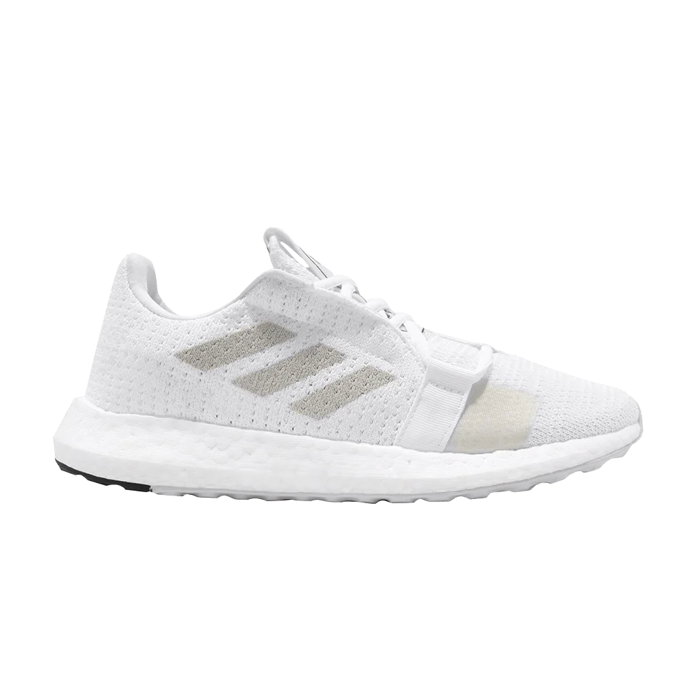Krossovki-Adidas-Wmns-SenseBoost-Go-Footwear-White