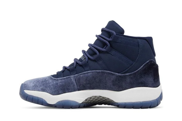 Кроссовки Wmns Air Jordan 11 Retro 'Midnight Navy Velvet'