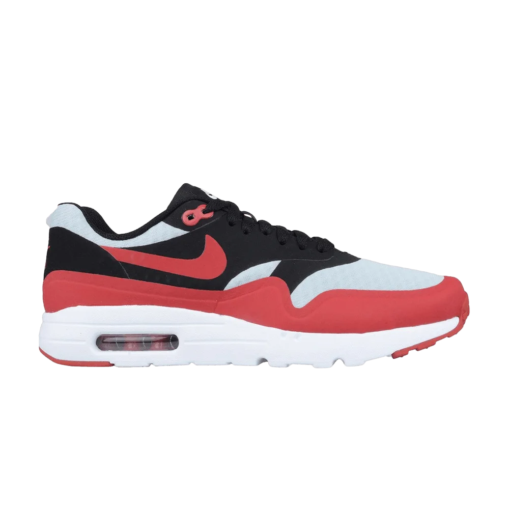 Krossovki-Nike-Air-Max-1-Ultra-Essential-Bred