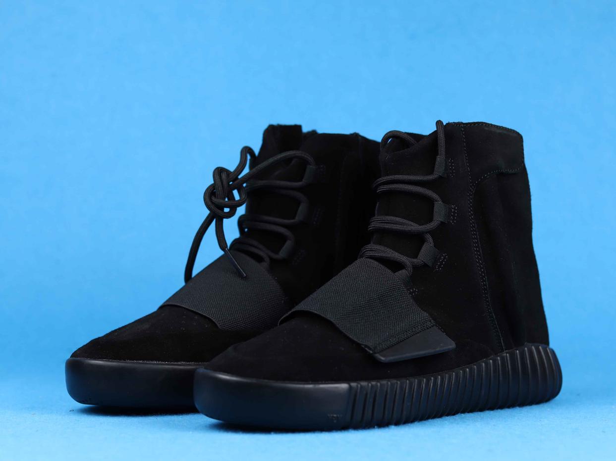 Кроссовки adidas Yeezy Boost 750 Triple Black