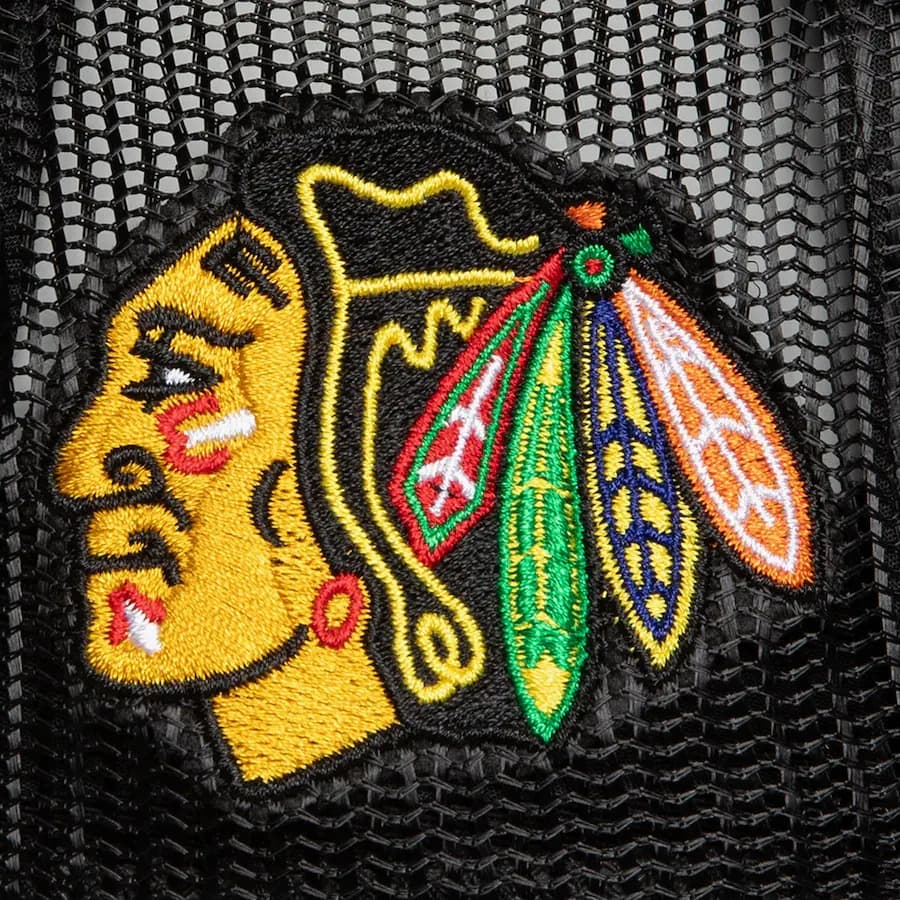 Бейсболка Mitchell & Ness Black Chicago Blackhawks Script Trucker Adjustable Hat