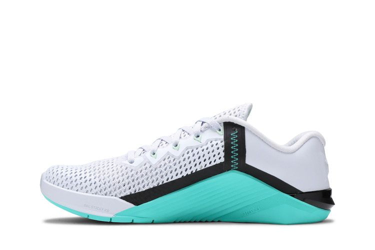 wmns-metcon-6-football-grey-jade-at3160-020_02