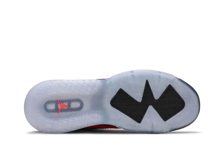 Кроссовки Paris Saint-Germain x Air Jordan Jordan Mars 270 'Infrared'
