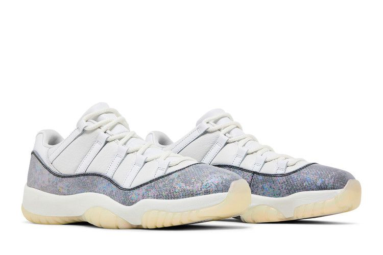 air-jordan-11-low-year-of-the-snake-hq7000-001_07