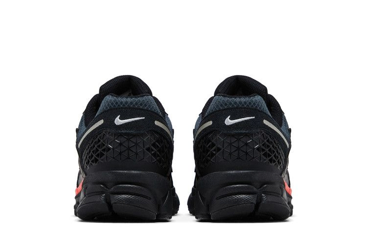 air-zoom-vomero-5-black-metallic-university-red-hv2527-002_05
