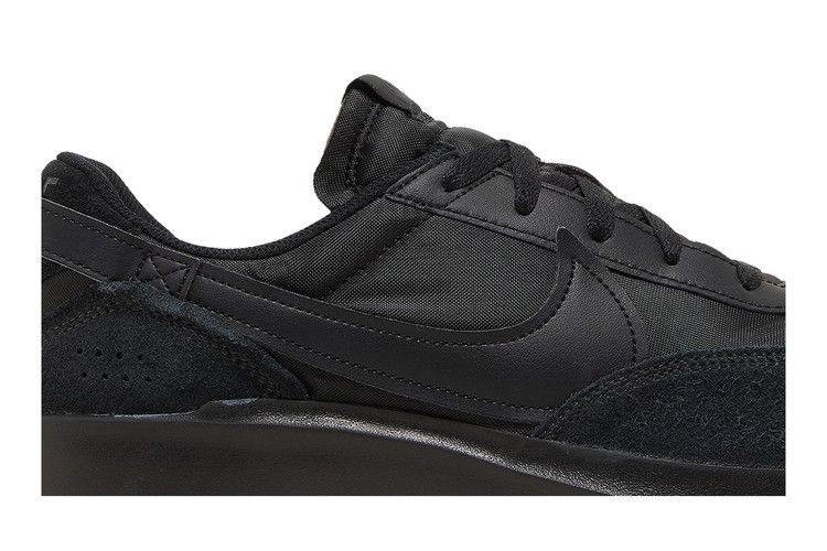 waffle-debut-triple-black-dh9522-002_01