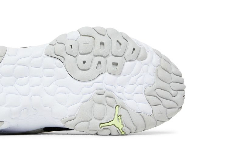 jordan-delta-2-cyber-green-cv8121-101_04