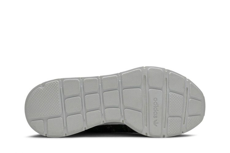 Кроссовки Adidas Wmns Swift Run 'Core Black'
