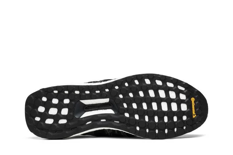 Кроссовки Undefeated x adidas UltraBoost 'Utility Black'