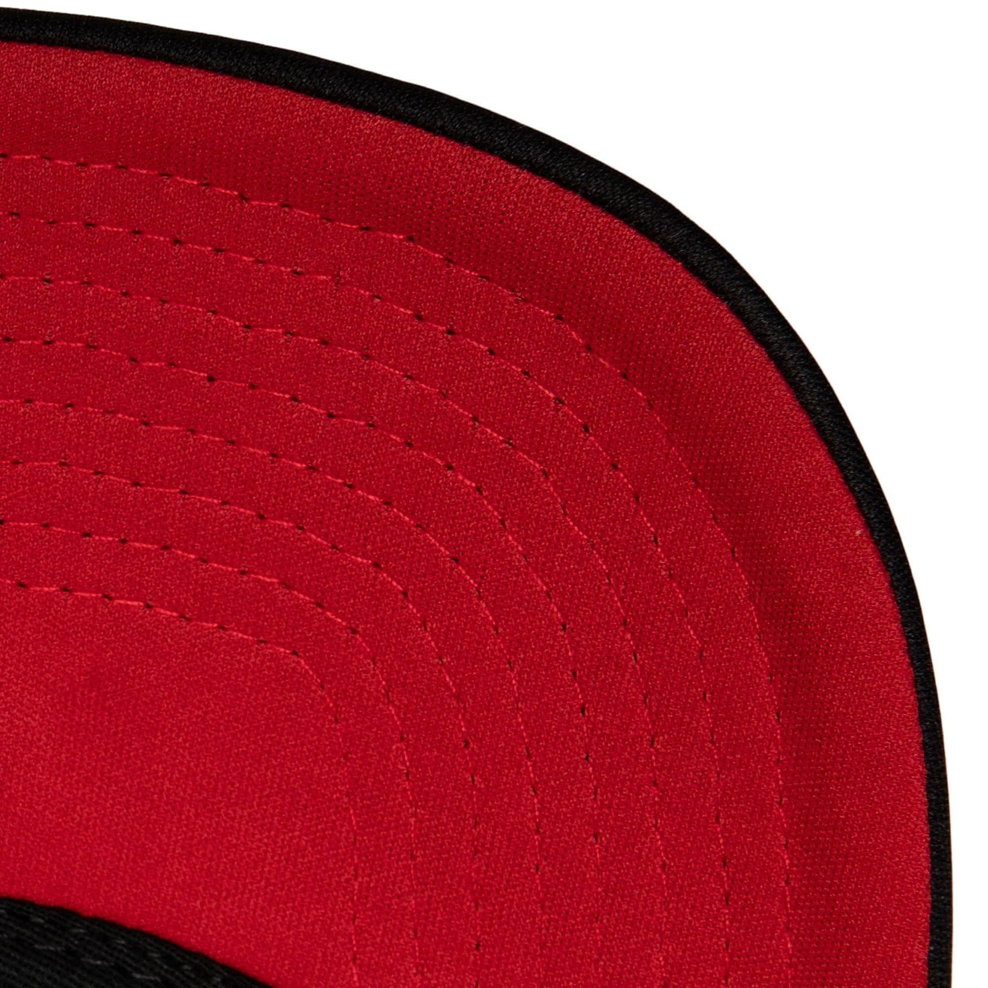 Бейсболка Mitchell & Ness Off The Backboard Trucker Snapback HWC Philadelphia 76ers