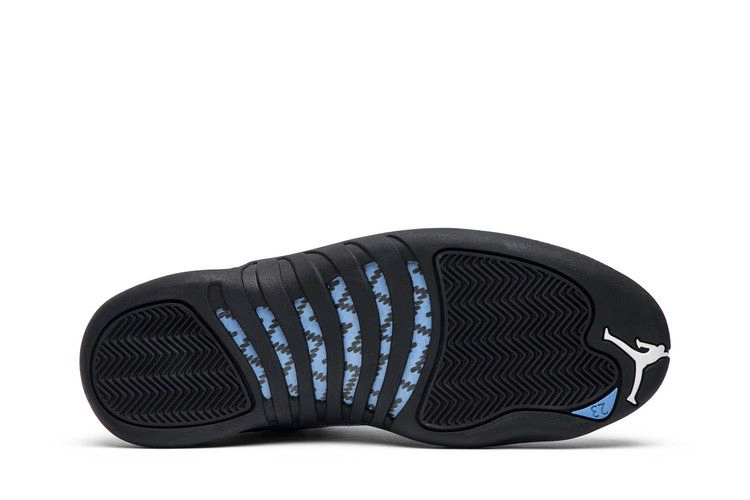 air-jordan-12-retro-nubuck-2003-136001-014_03