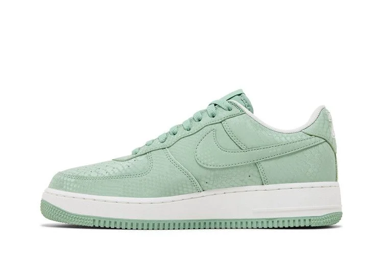 Krossovki-Kobe-Bryant-x-Nike-Air-Force-1-Low-Low-Stream-2