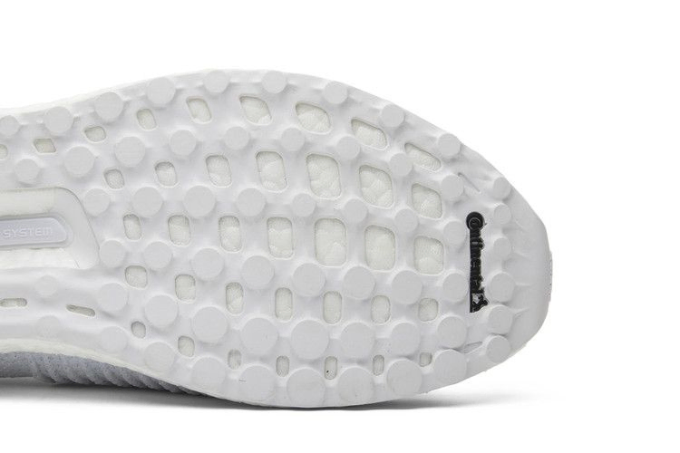 Кроссовки Adidas UltraBoost Laceless 'Triple White'