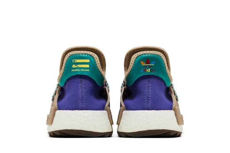 Krossovki-Pharrell-x-adidas-NMD-Human-Race-Trail-Respira-Friends-and-Family-5