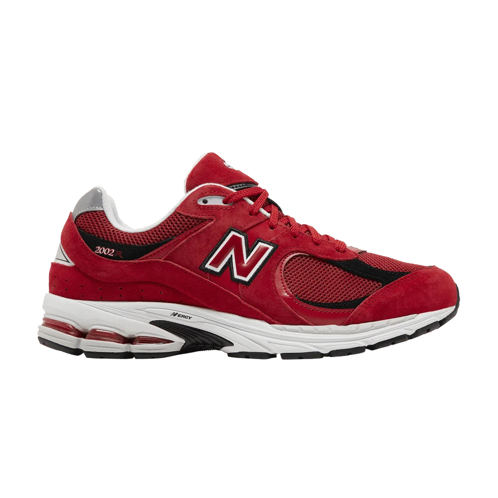 Krossovki-New-Balance-2002R-Team-Red