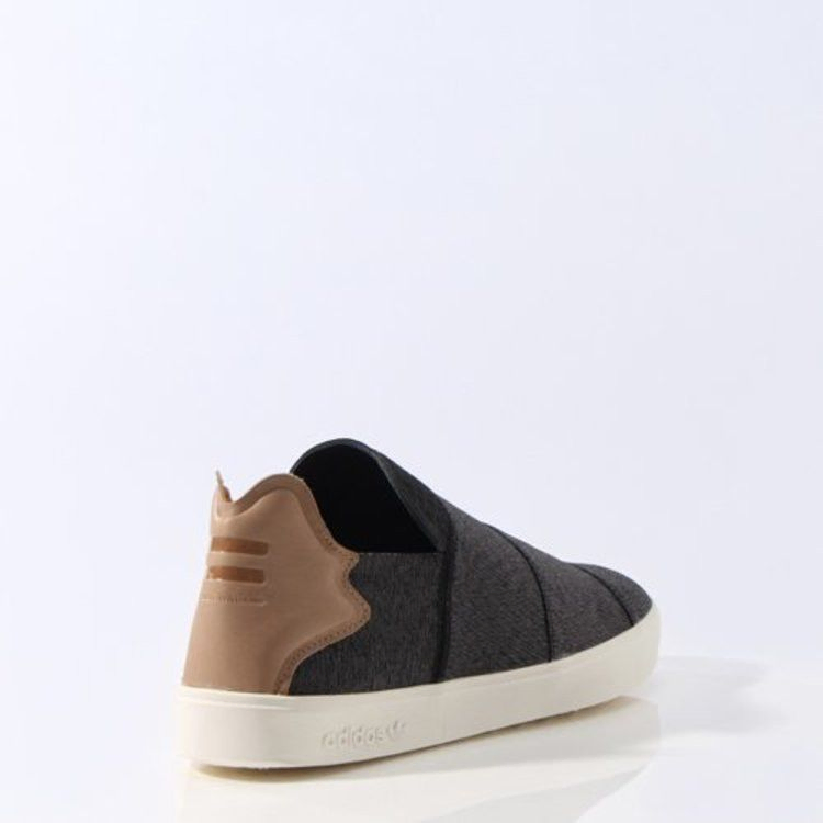 pharrell-williams-x-elastic-slip-on-core-black-aq5781_02