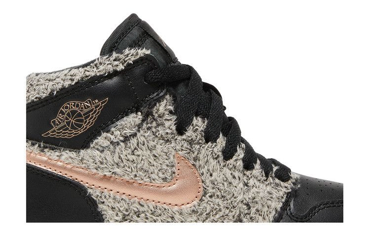 air-jordan-1-retro-high-gp-fleece-705321-022_01
