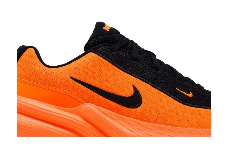 Кроссовки Nike Uplift SC 'Black/Total Orange/Black'