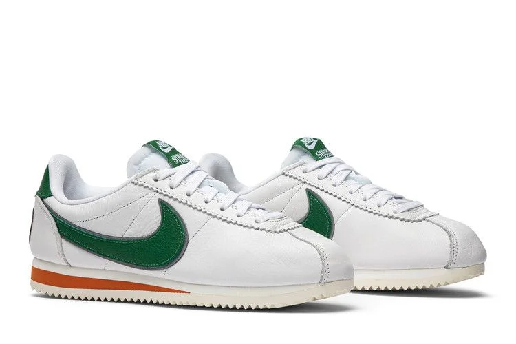 Krossovki-Stranger-Things-x-Nike-Cortez-Hawkins-High-7