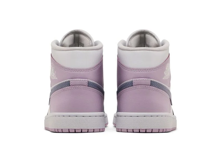 Кроссовки Wmns Air Jordan 1 Mid 'Indigo Haze Doll'