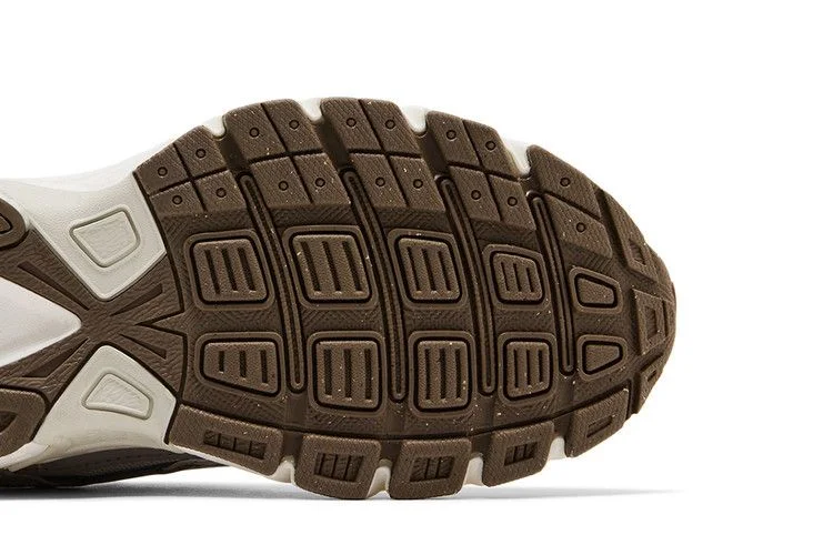 Krossovki-Nike-Wmns-Initiator-Phantom-Mink-Brown-4