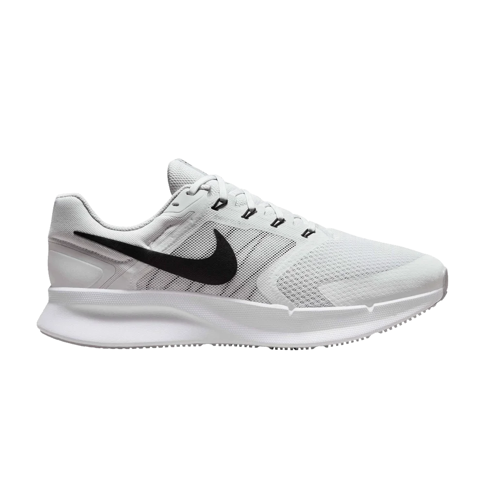 Krossovki-Nike-Run-Swift-3-Extra-Wide-Photon-Dust-Black
