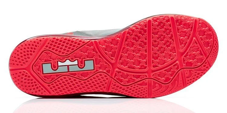 Кроссовки Nike LeBron 11 Low 'Base Grey Laser Crimson'