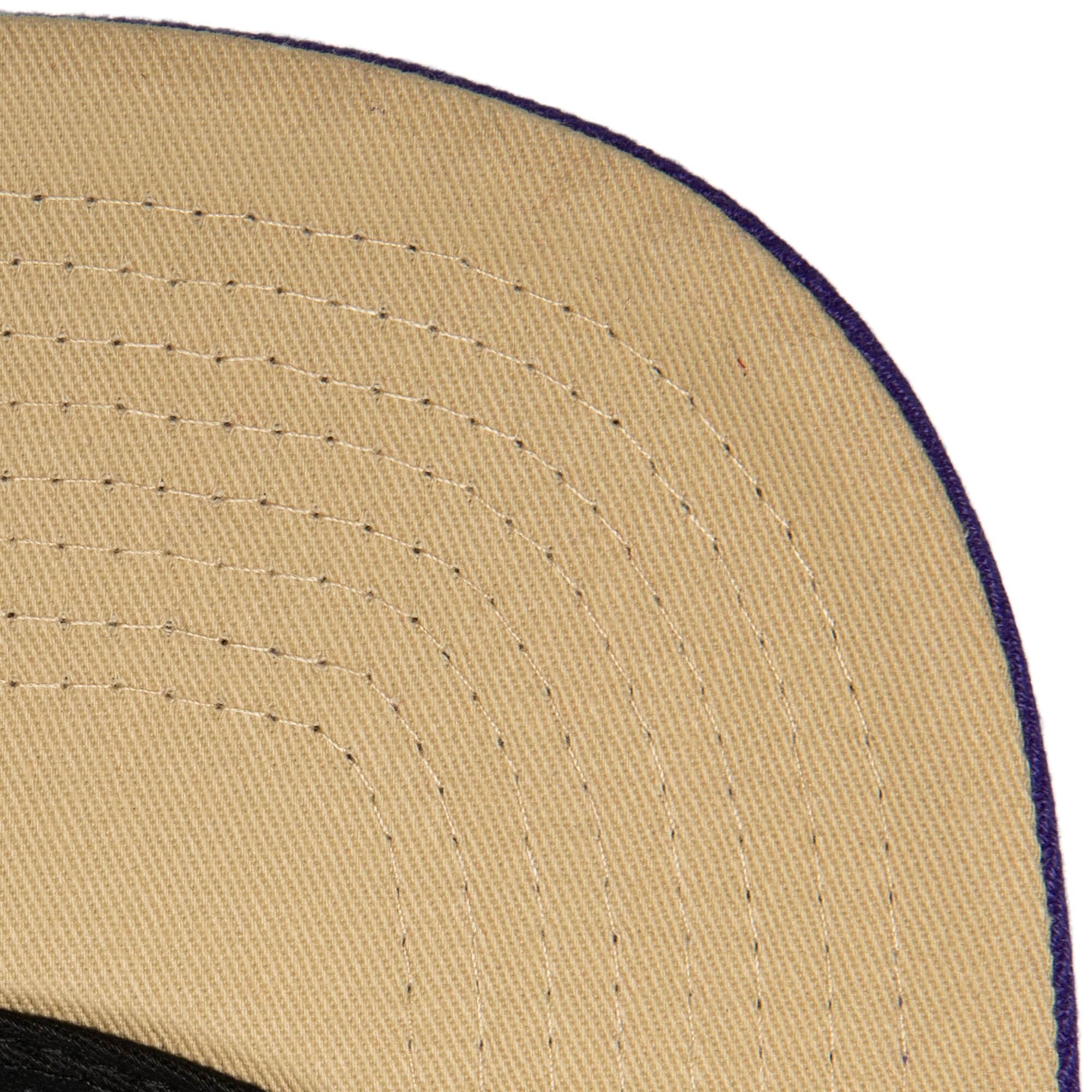 Бейсболка Mitchell & Ness With Love Snapback HWC Milwaukee Bucks Hat