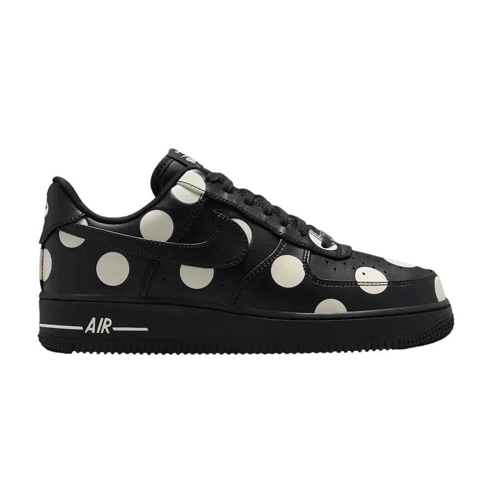 Krossovki-Nike-Wmns-Air-Force-1-Low-Black-Polka-Dot