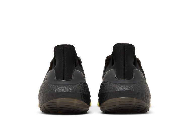 Кроссовки adidas UltraBoost 22 'Black Solar Yellow'