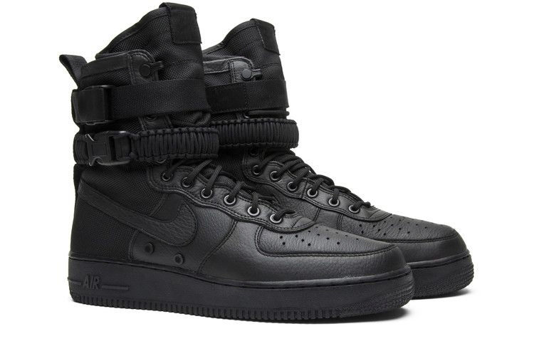 special-field-air-force-1-triple-black-864024-003_07