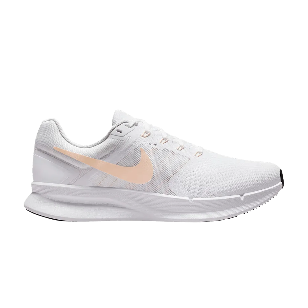 Krossovki-Nike-Wmns-Run-Swift-3-White-Orange
