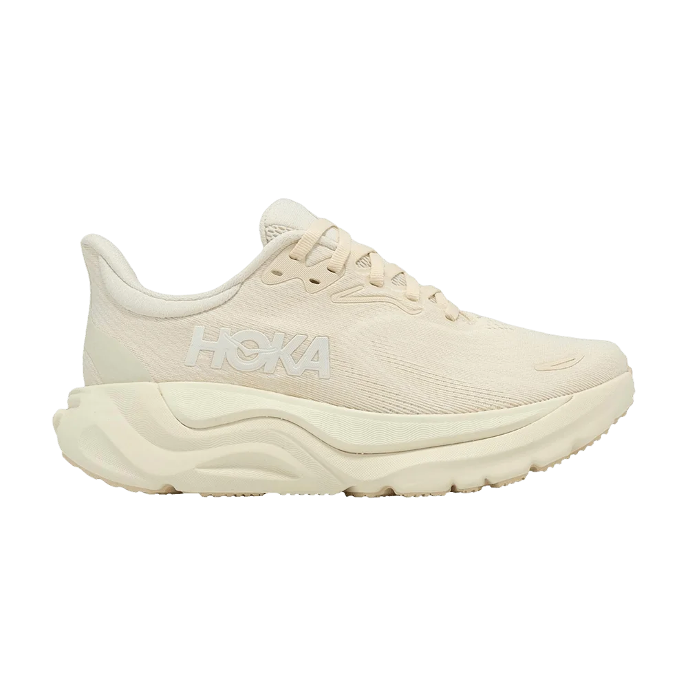Krossovki-HOKA-Wmns-Arahi-8-D-Wide-Beige