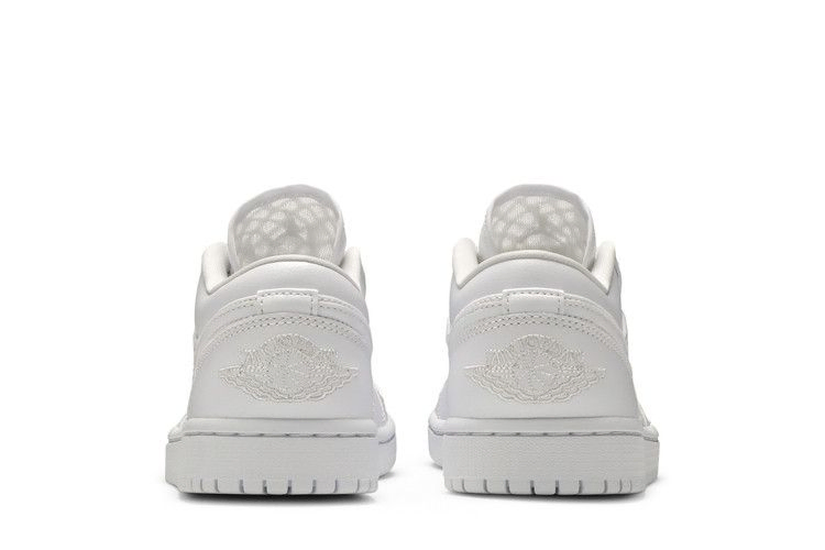 Кроссовки Wmns Air Jordan 1 Low Breathe 'Triple White'
