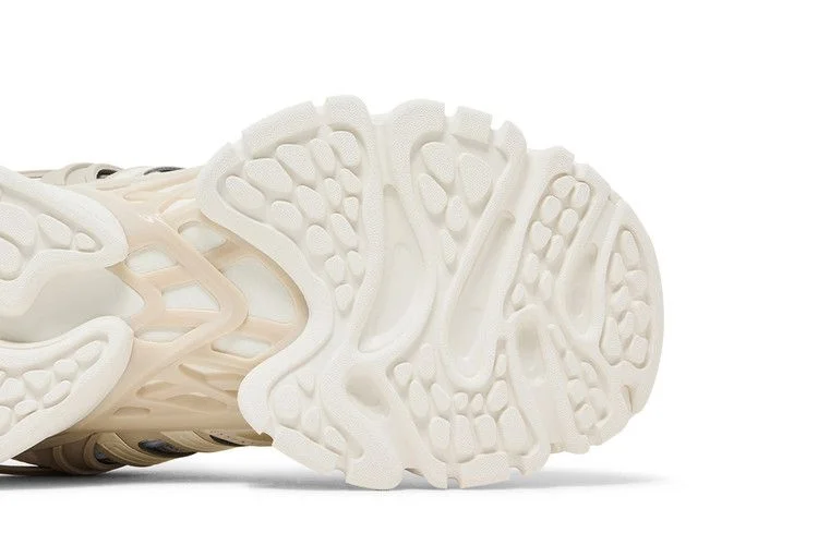 Krossovki-adidas-XLG-Runner-Deluxe-Beige-White-4