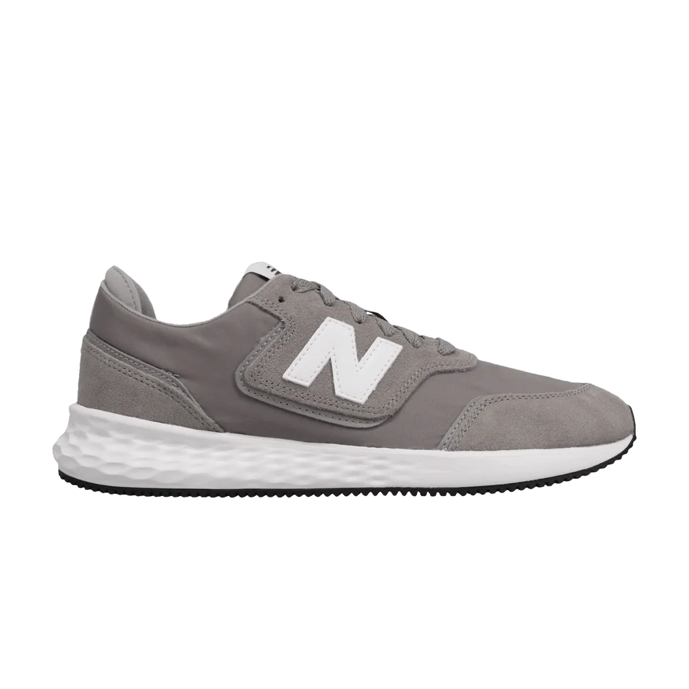 Krossovki-New-Balance-X-70-Grey-White
