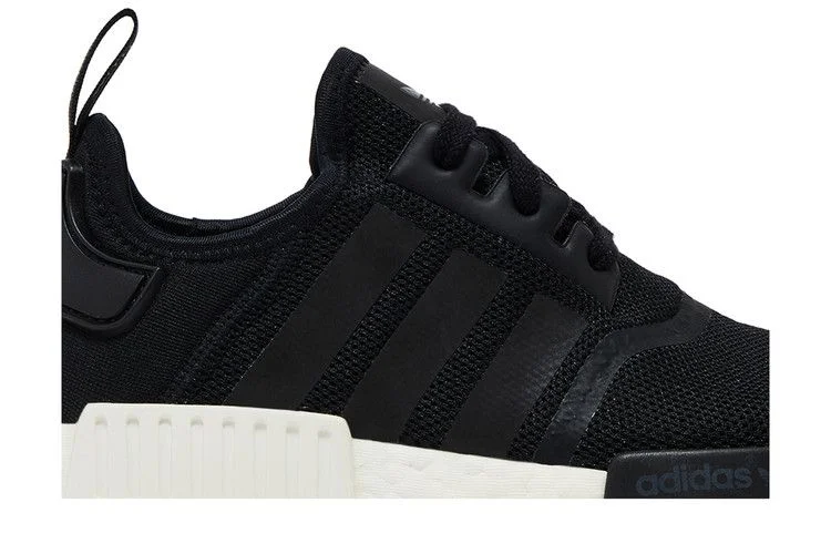 Krossovki-Adidas-NMD_R1-J-Core-Black-1