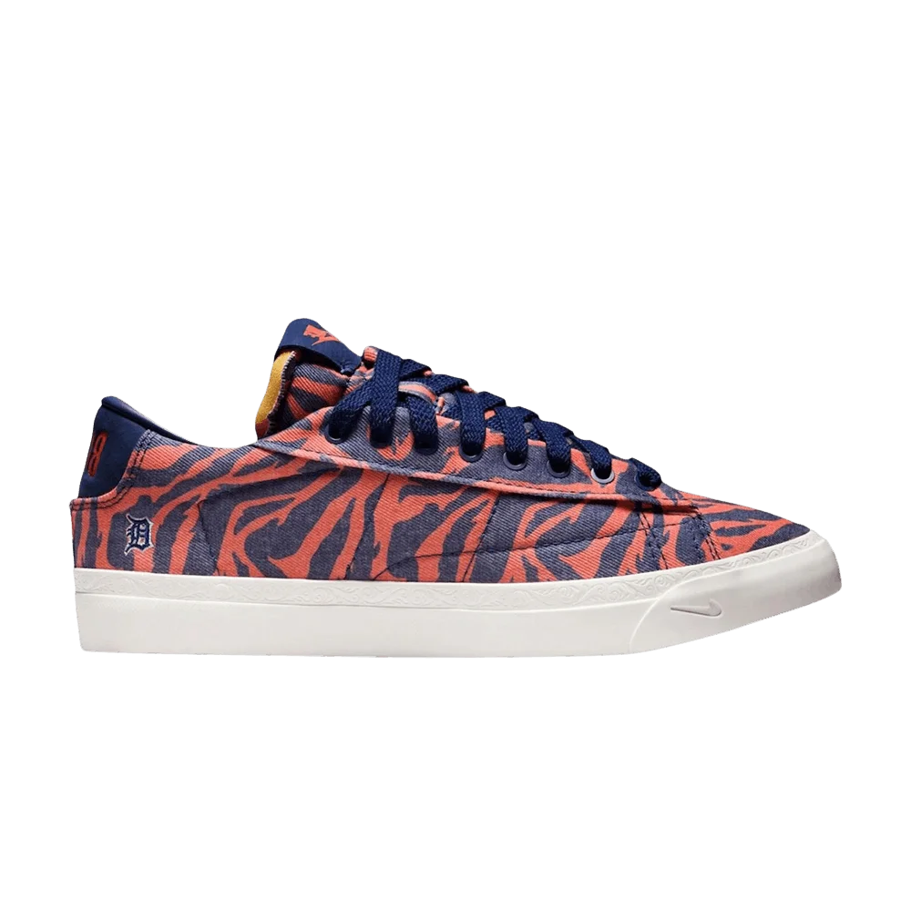 Krossovki-Devin-Booker-x-Nike-Blazer-Low-Detroit-Tigers