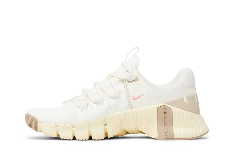 Кроссовки Nike Wmns Free Metcon 5 'Sail Sanddrift'