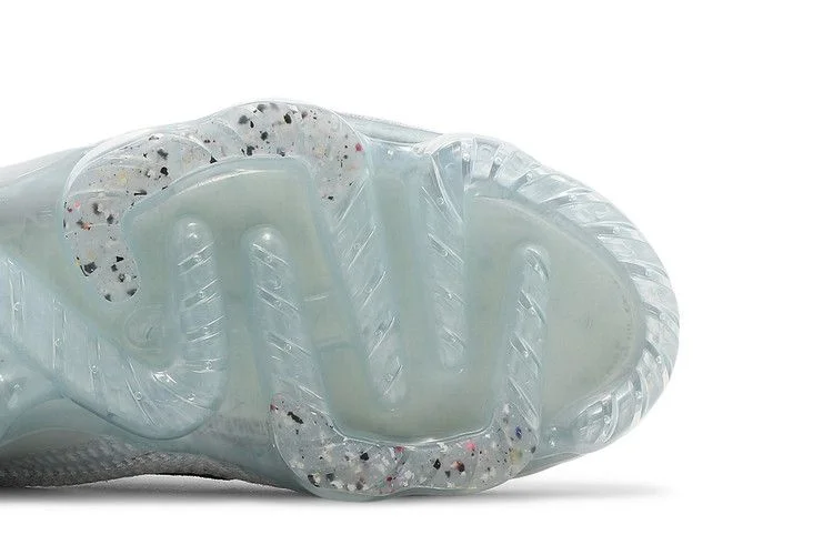 Krossovki-Nike-Air-VaporMax-2021-Flyknit-Monochrome-4