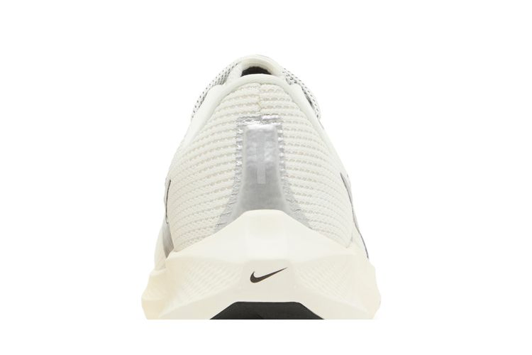 wmns-air-zoom-pegasus-40-sail-black-dv3854-104_06
