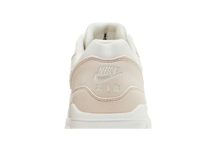 Кроссовки Nike Wmns Air Max 1 'Desert Sand'