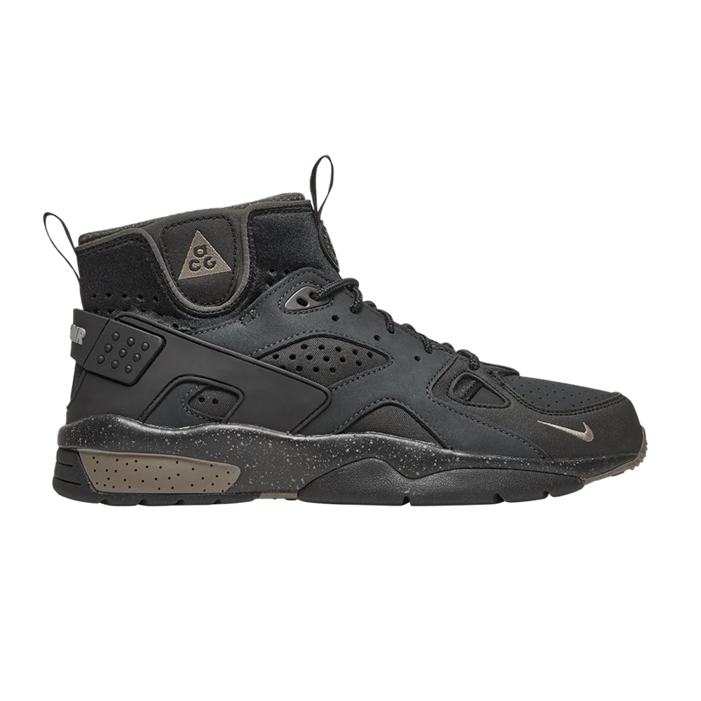 Krossovki-Nike-ACG-Air-Mowabb-Off-Noir