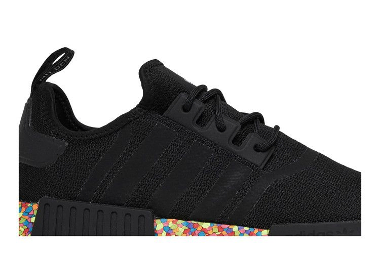 nmd_r1-mosaic-boost-pack-gz4613_01