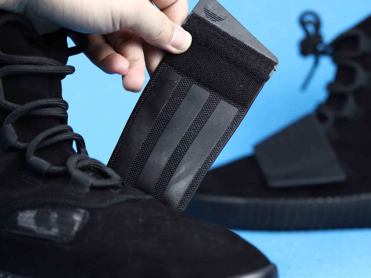 adidas-Yeezy-Boost-750-Triple-Black-12
