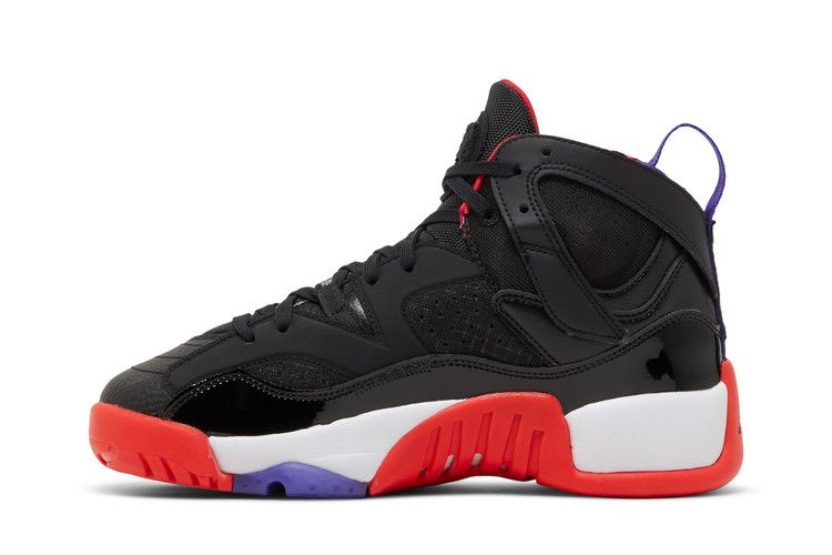 jumpman-two-trey-gs-black-true-red-dq8431-001_02