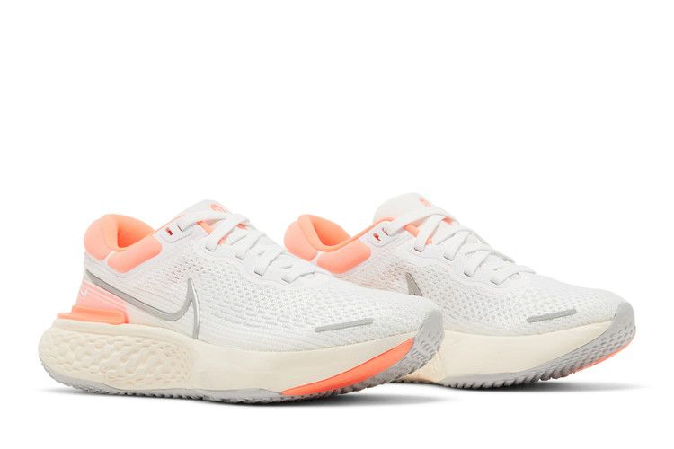 wmns-zoomx-invincible-run-flyknit-white-bright-mango-ct2229-100_07