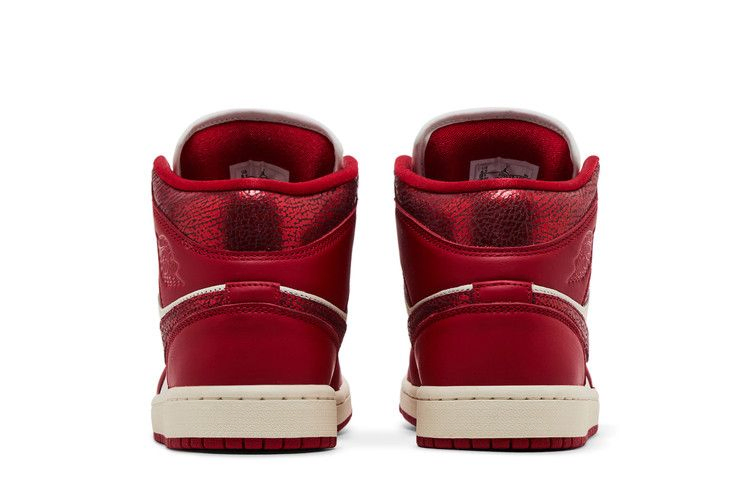 Кроссовки Wmns Air Jordan 1 Mid 'Valentine's Day 2025'