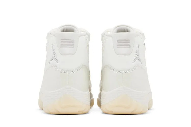 Кроссовки Wmns Air Jordan 11 Retro 'Pearl / Grand Finale'